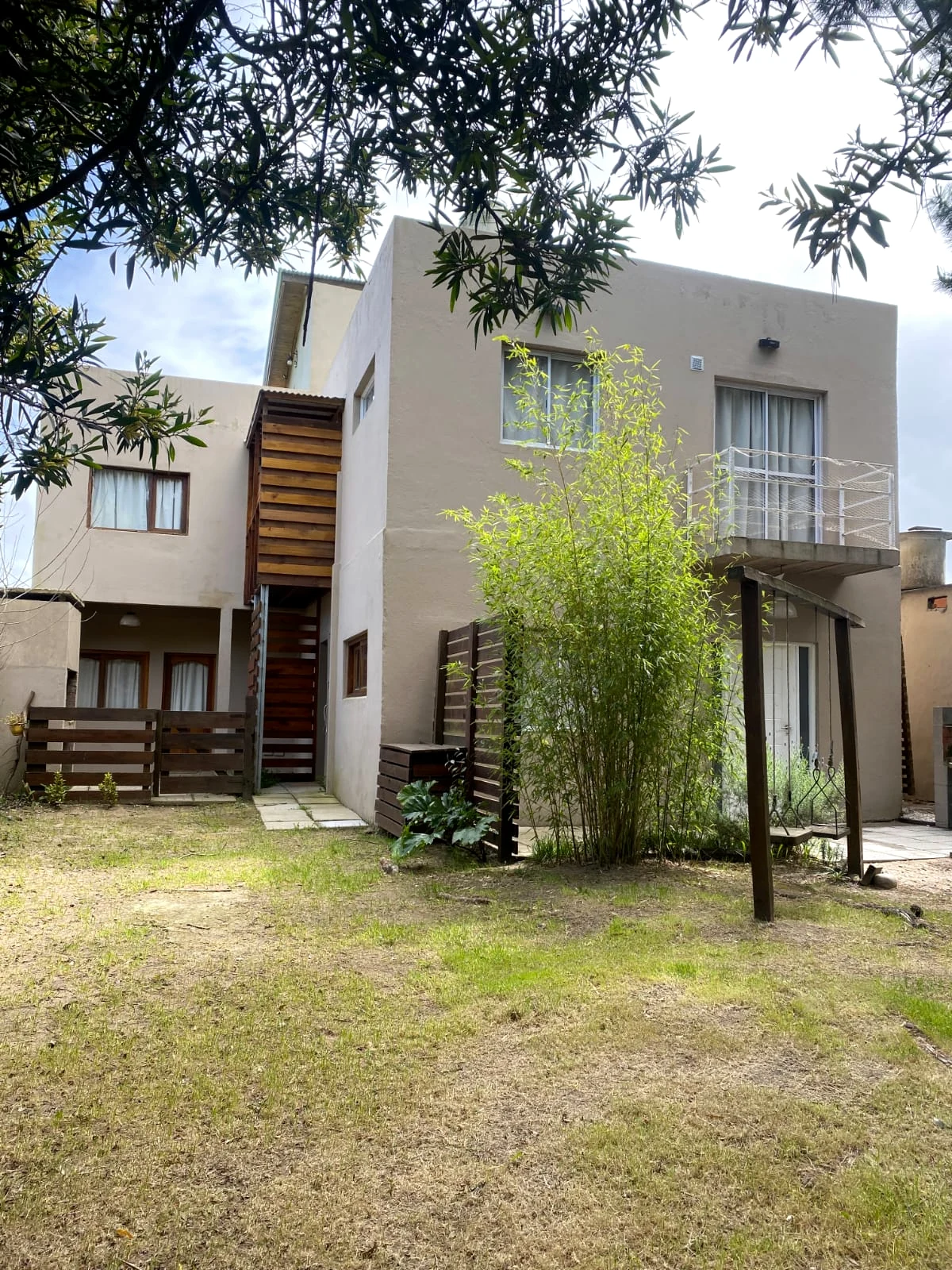 Exterior de día del Complejo Médano
